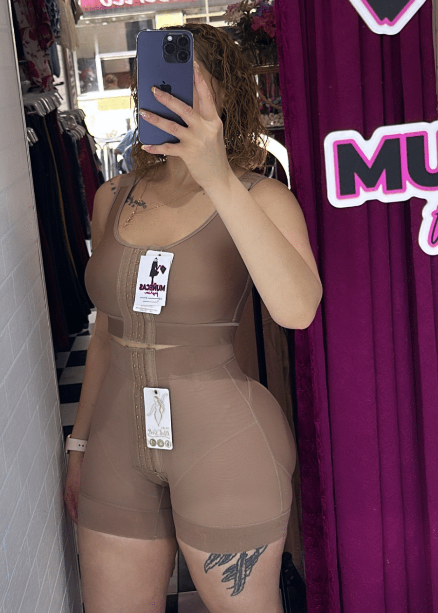 5035 - SHORT LEVANTA GLÚTEO CON BROCHES - Cocoa, L